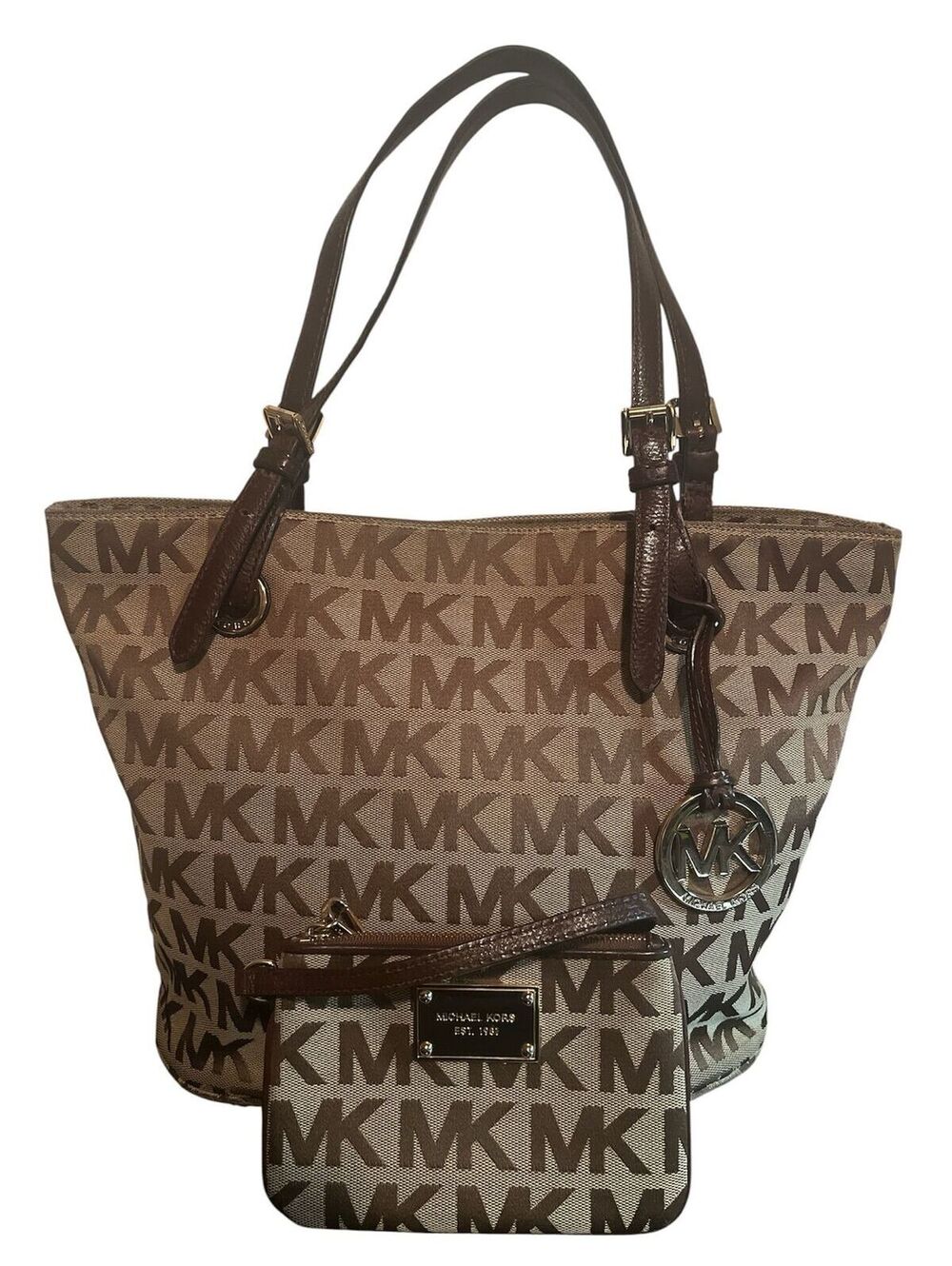 MK53. Michael Kors Jet Set tote w/matching wristlet